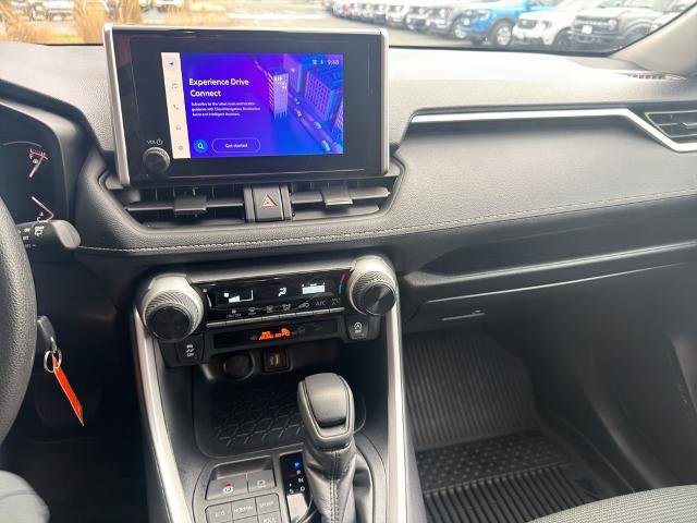Used 2025 Toyota RAV4 LE image 28