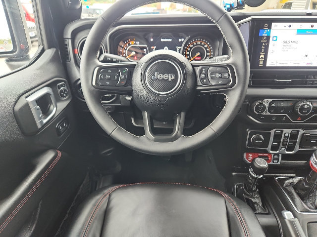 Used 2025 Jeep Wrangler Unlimited Rubicon AWD/4WD image 9