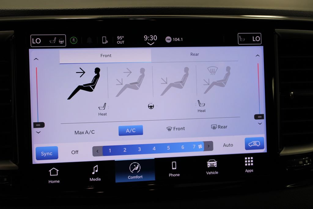 Used 2024 Chrysler Pacifica Touring-L FWD image 48