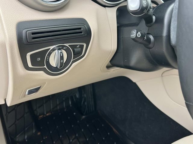 Used 2021 Mercedes-Benz GLC 300 GLC 300 image 33