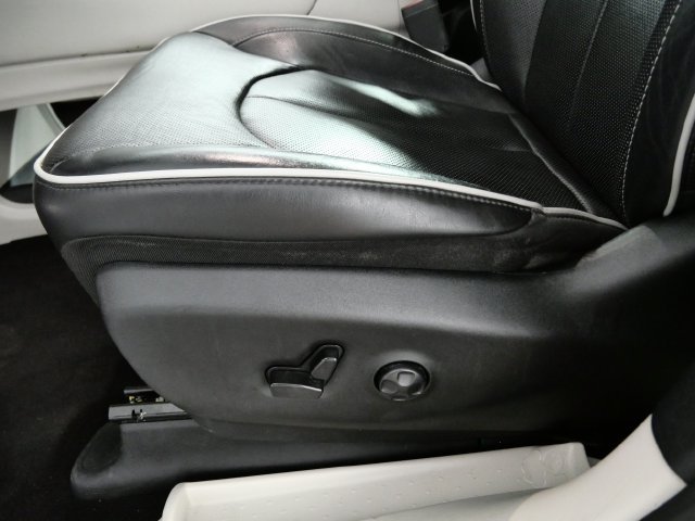 Used 2023 Chrysler Pacifica Limited FWD image 17