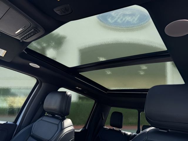 Certified 2023 Ford F150 Raptor w/ Raptor Carbon Fiber Package AWD/4WD image 19