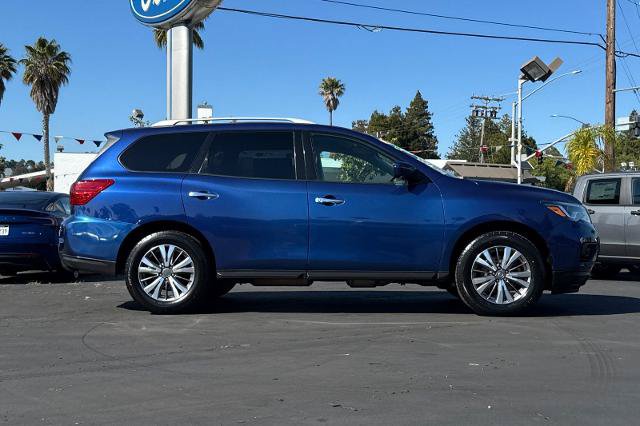 Used 2020 Nissan Pathfinder SL FWD image 27