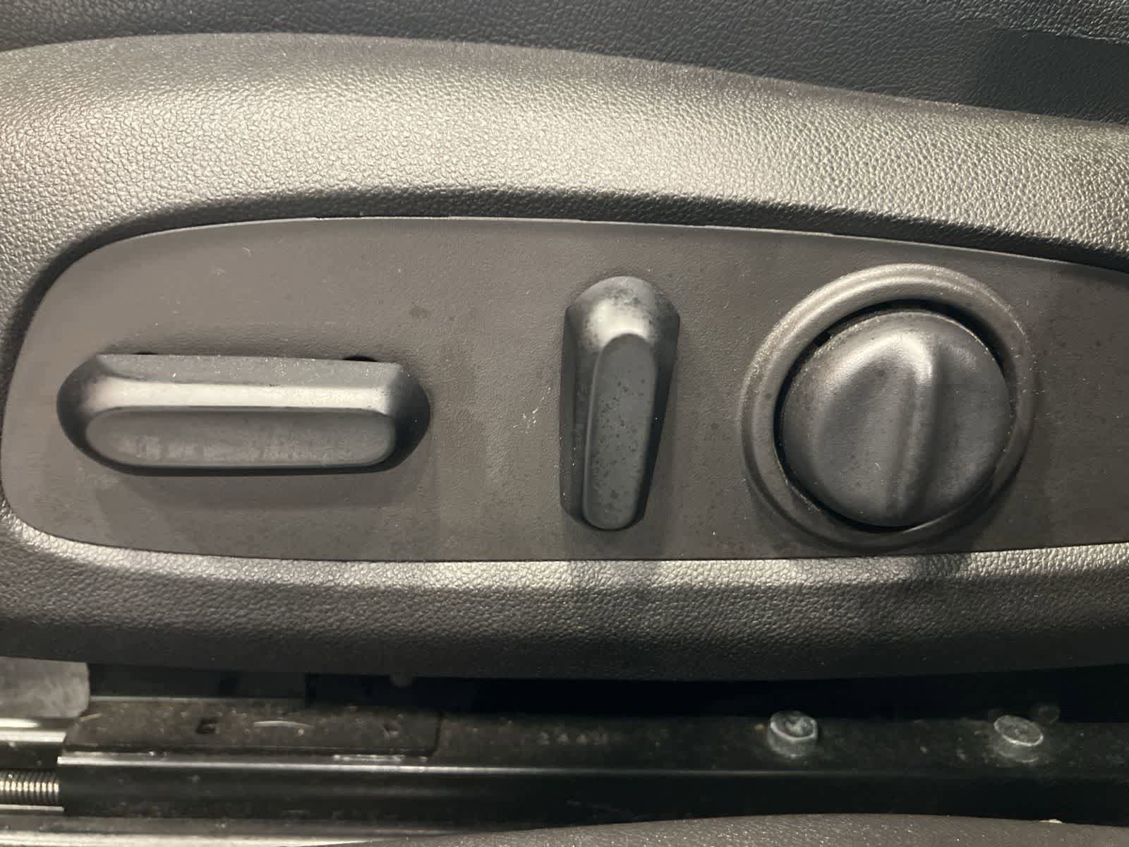 Used 2019 Chevrolet Malibu Premier FWD image 13