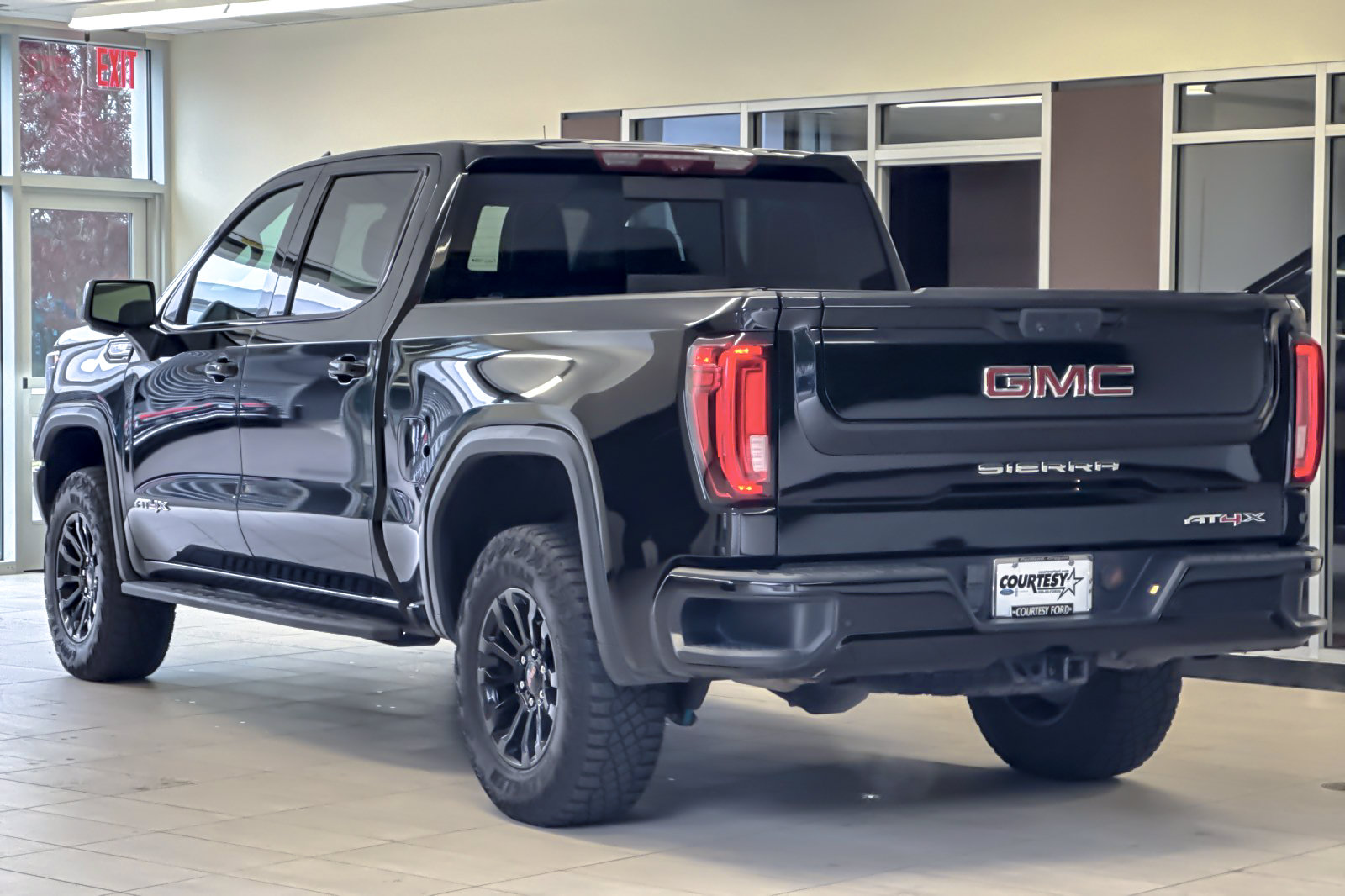 Used 2023 GMC Sierra 1500 AT4X AWD/4WD image 6