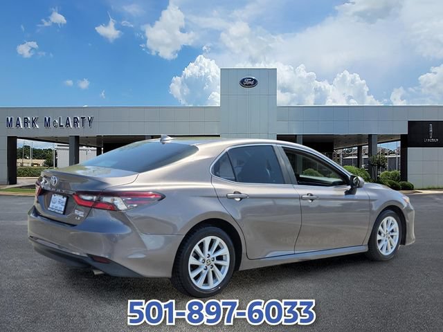 Used 2022 Toyota Camry LE FWD image 5