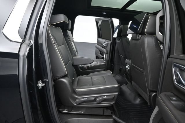 Used 2021 GMC Yukon XL SLT w/ SLT Luxury Plus Package AWD/4WD image 25