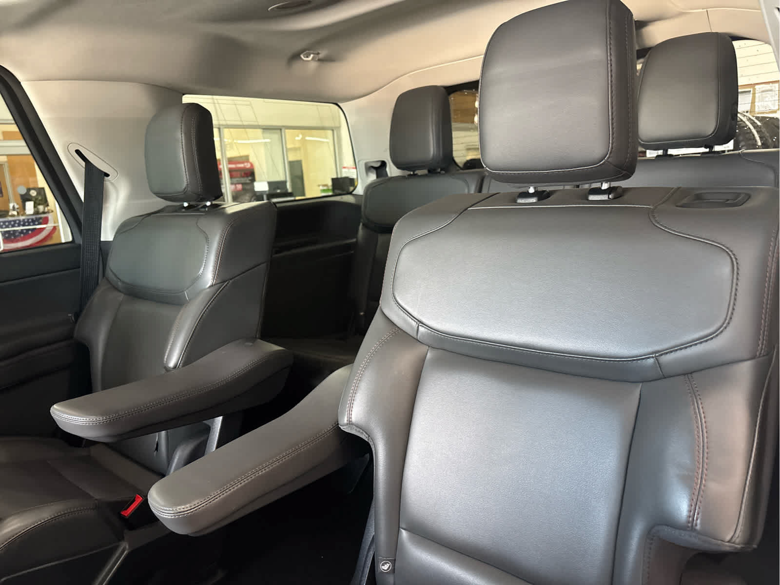 Certified 2025 Ford Expedition Active AWD/4WD image 30