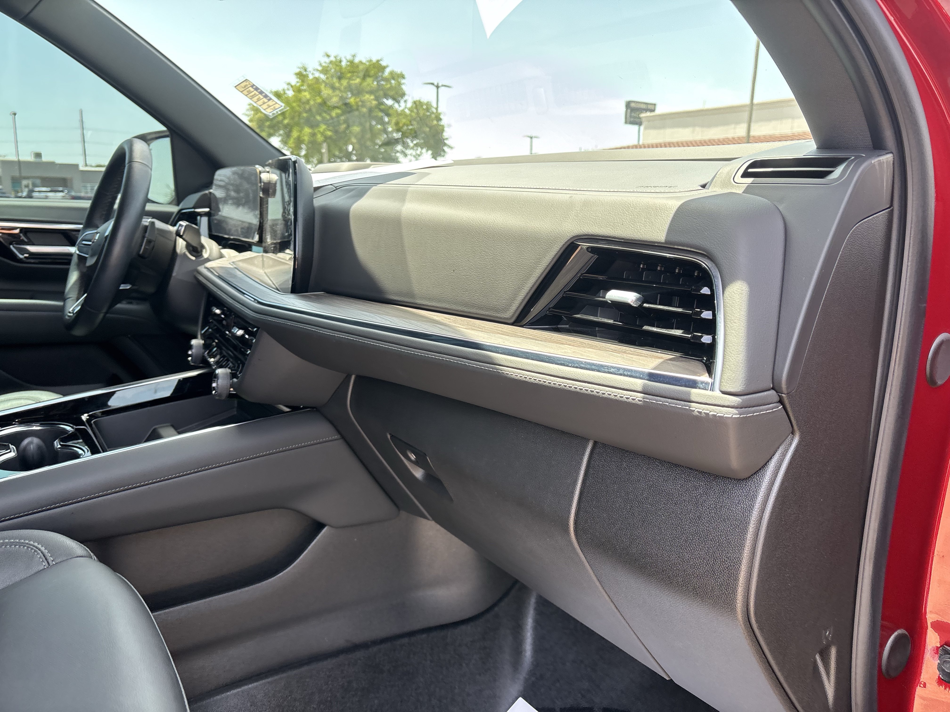 Used 2026 Chevrolet Tahoe LT w/ Comfort Package RWD image 27
