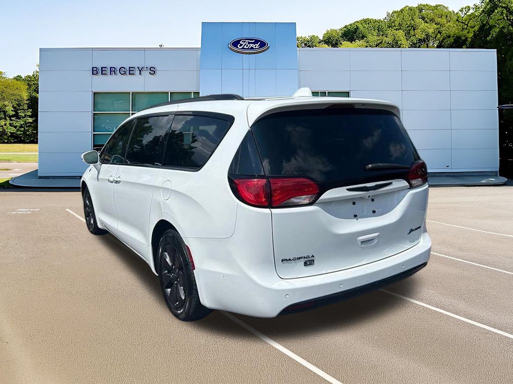 Used 2020 Chrysler Pacifica Limited FWD image 15