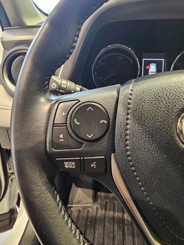 Used 2017 Toyota RAV4 Limited image 12