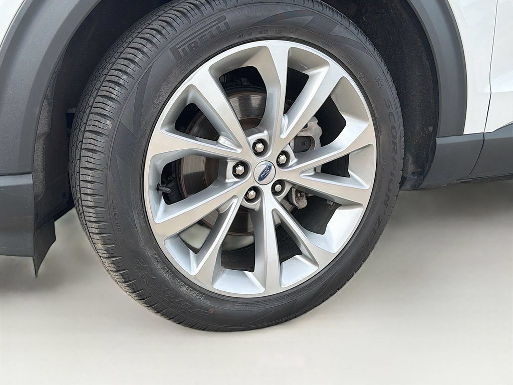 Certified 2023 Ford Explorer Platinum w/ Technology Package AWD/4WD image 36