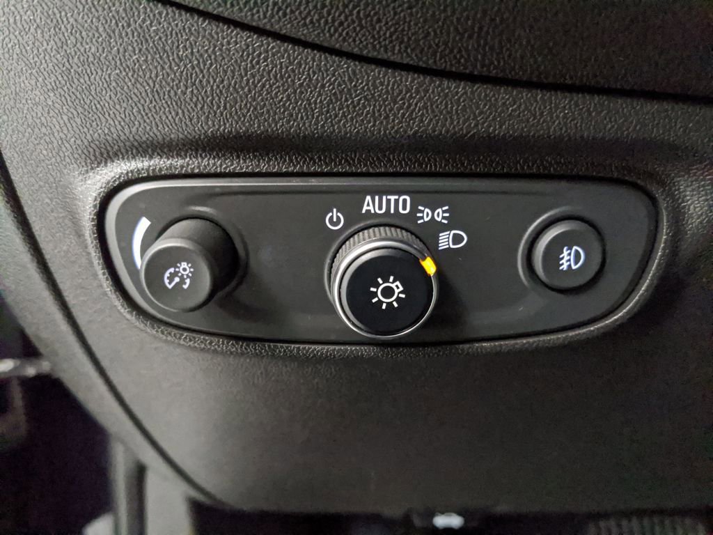 Used 2021 Chevrolet Equinox LT w/ Driver Convenience Package image 14