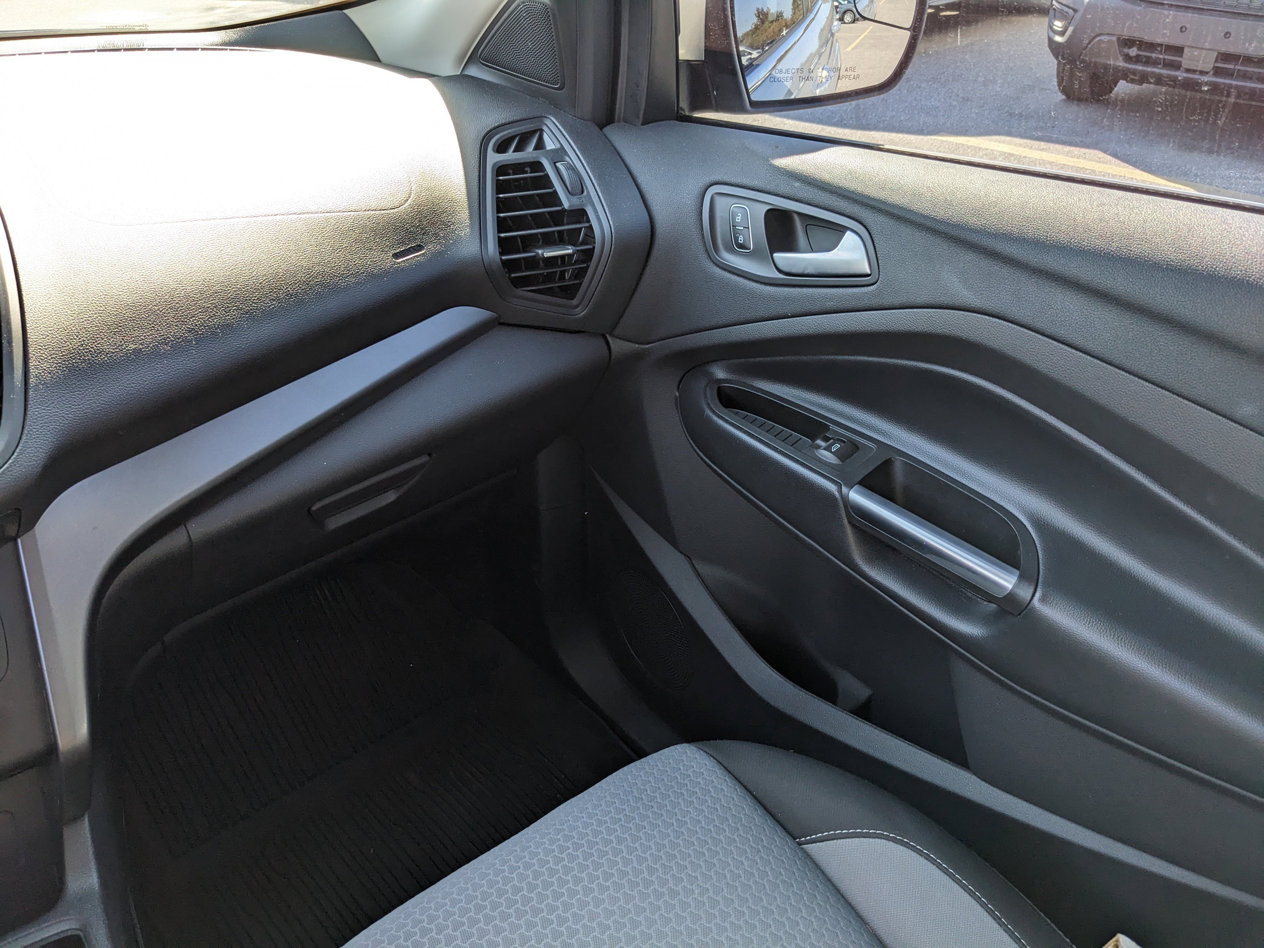 Certified 2019 Ford Escape SE image 16