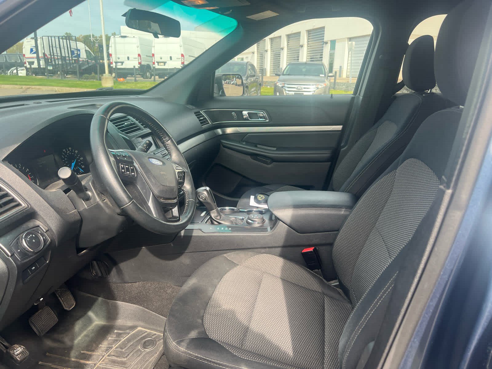 Certified 2019 Ford Explorer XLT w/ Class III Trailer Tow Package AWD/4WD image 9