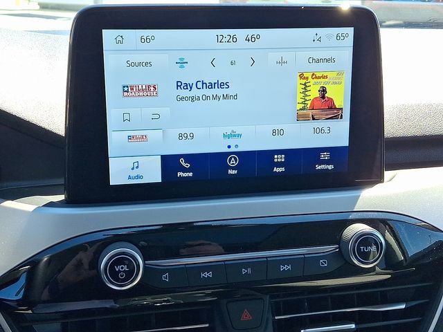 Certified 2022 Ford Escape SE w/ SE Sport Appearance Package image 18