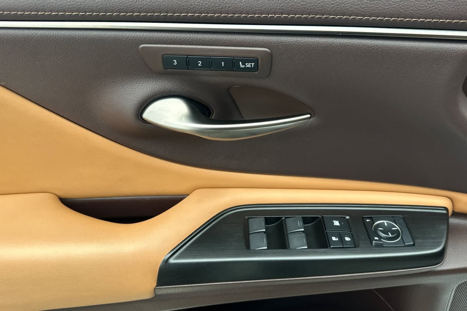 Used 2019 Lexus ES 350 image 12