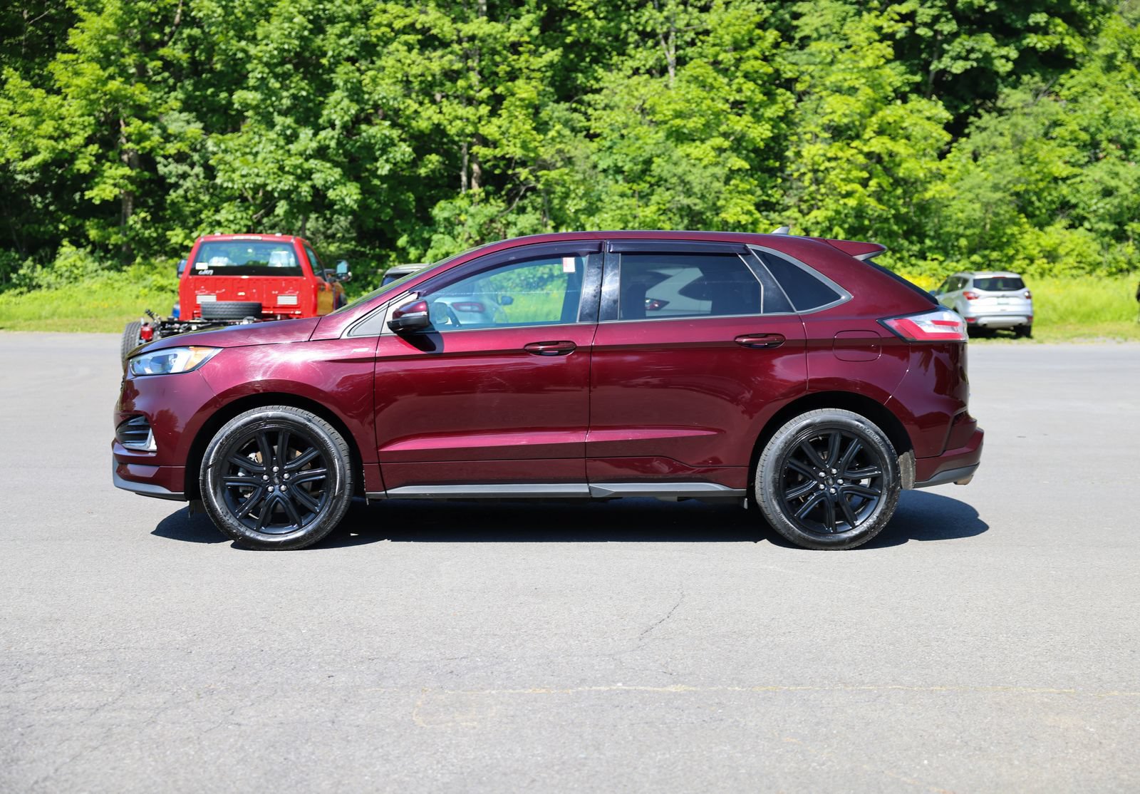 Certified 2020 Ford Edge ST-Line w/ Cold Weather Package AWD/4WD image 2