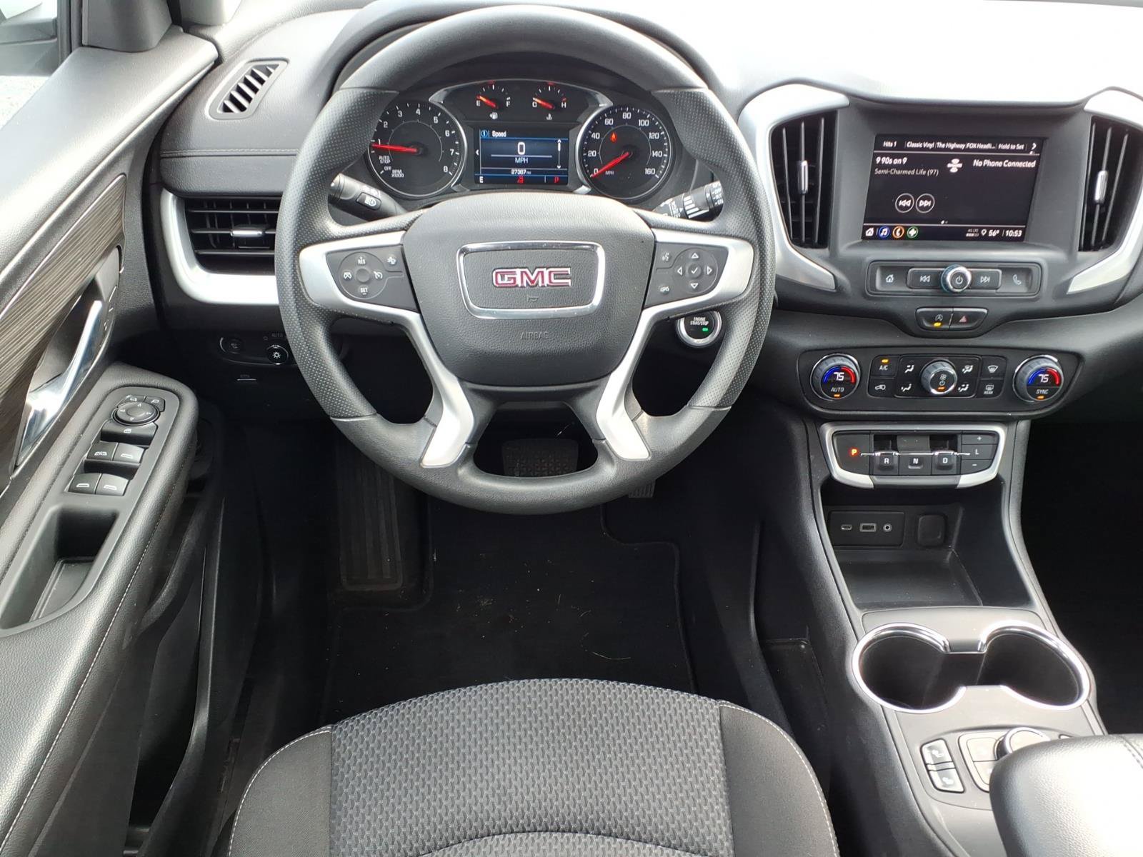 Used 2024 GMC Terrain SLE w/ Driver Convenience Package FWD image 5