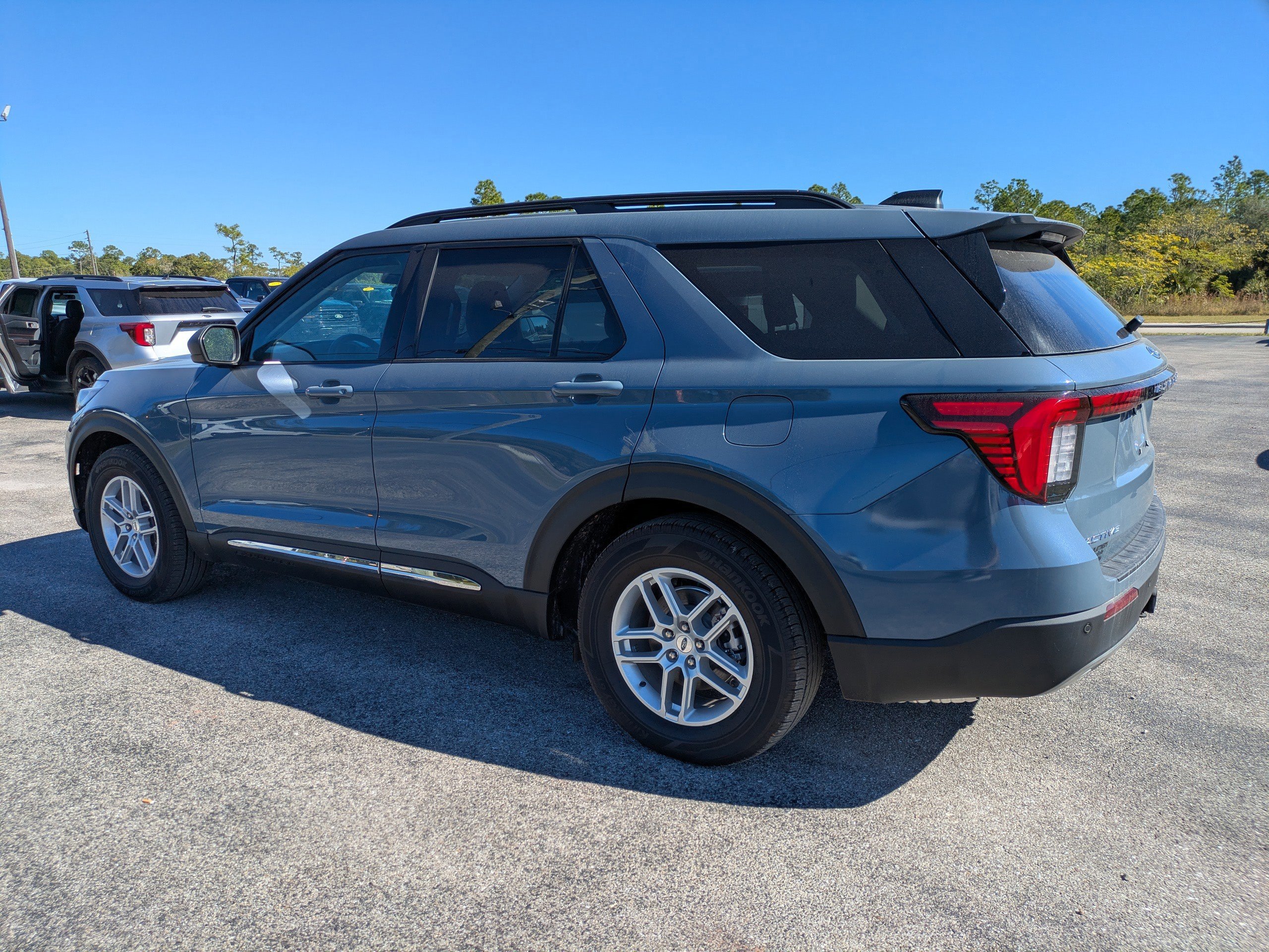 Certified 2025 Ford Explorer Active w/ Active Comfort Package image 3