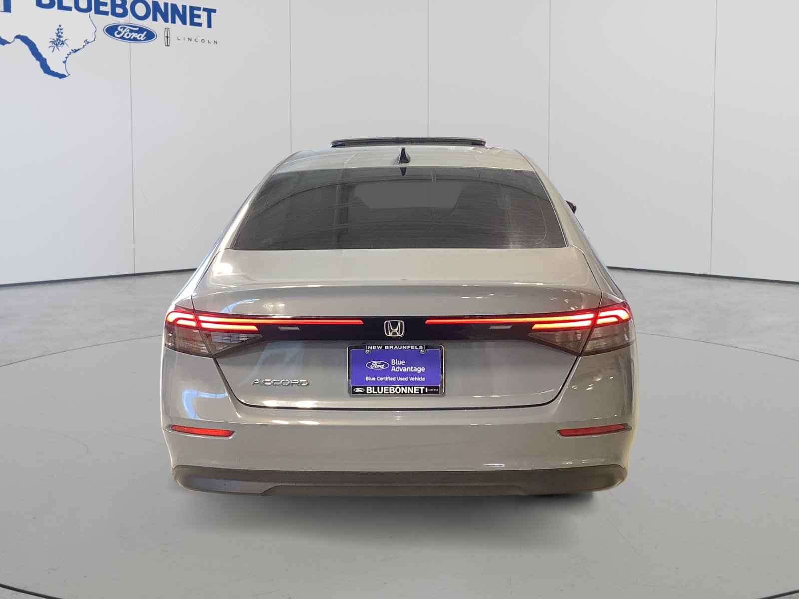 Used 2025 Honda Accord SE image 6