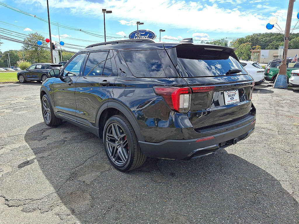 Certified 2025 Ford Explorer ST-Line w/ ST-Line Street Pack AWD/4WD image 28