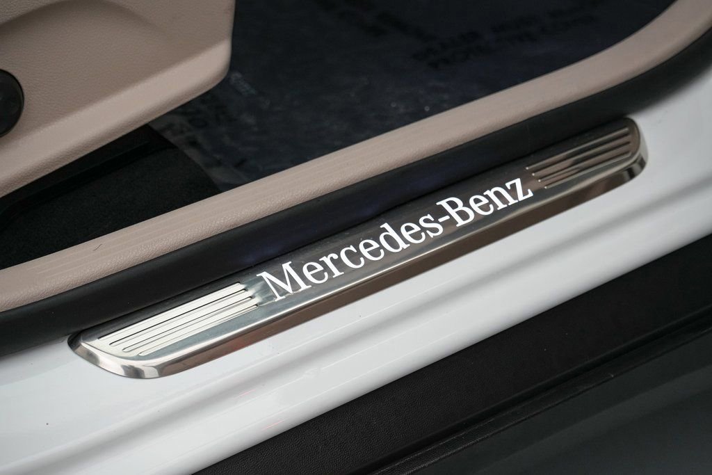 Used 2022 Mercedes-Benz GLC 300 4MATIC image 27