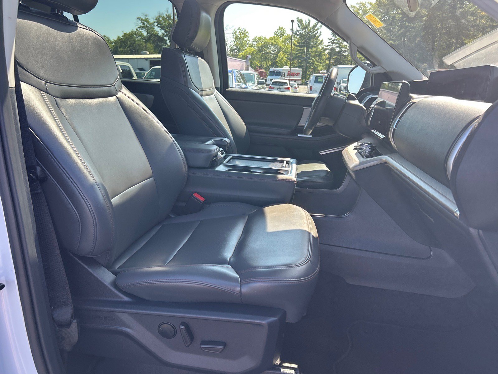 Certified 2025 Ford Expedition Active AWD/4WD image 21