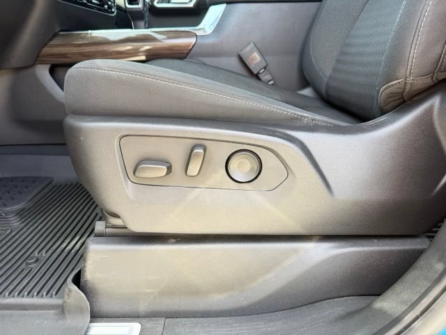 Used 2023 Chevrolet Silverado 1500 LT AWD/4WD image 9