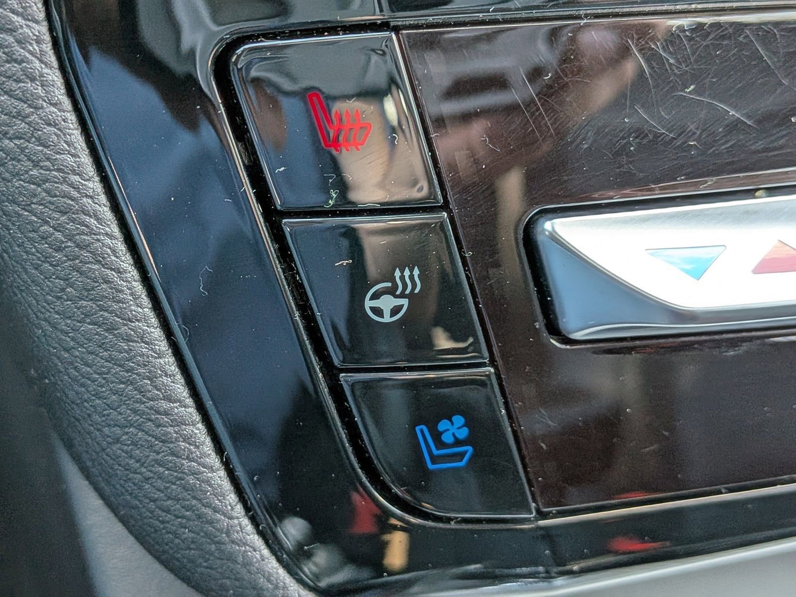 Certified 2023 Ford Explorer Limited w/ Equipment Group 301A image 29