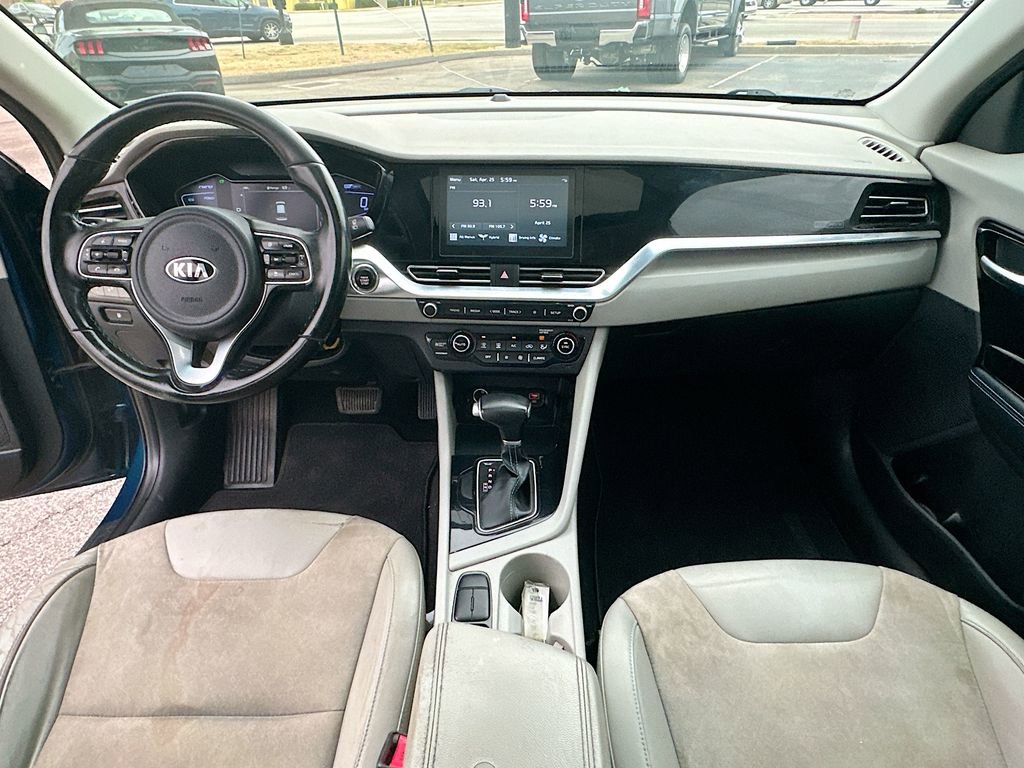 Used 2020 Kia Niro Touring FWD image 3