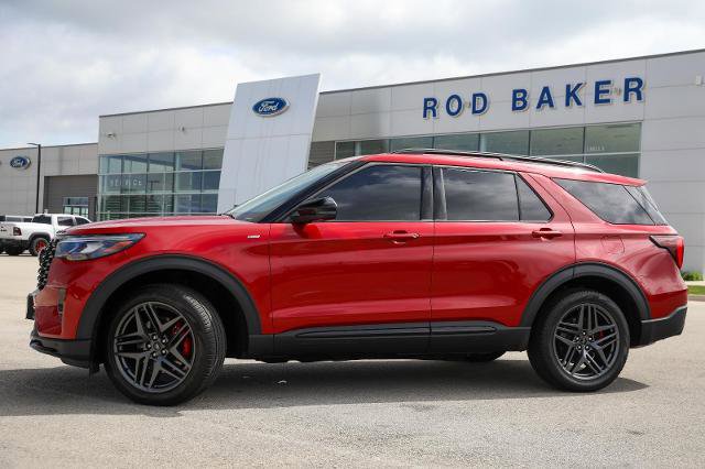Certified 2025 Ford Explorer ST-Line w/ Premium Package AWD/4WD image 3