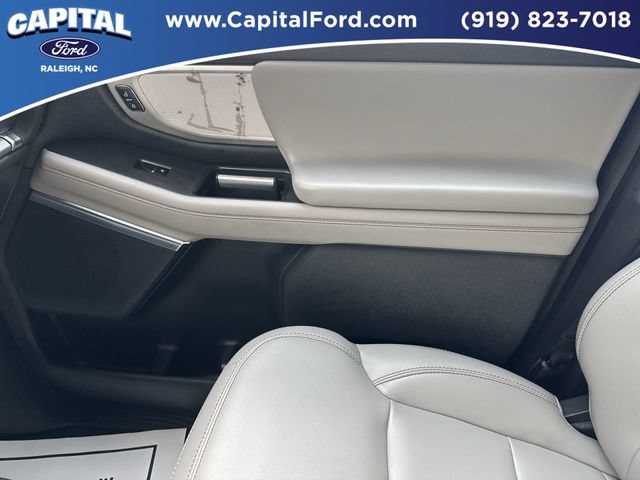 Certified 2025 Ford Expedition Active AWD/4WD image 29