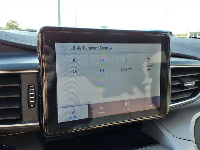 Certified 2022 Ford Explorer XLT w/ Equipment Group 202A image 6