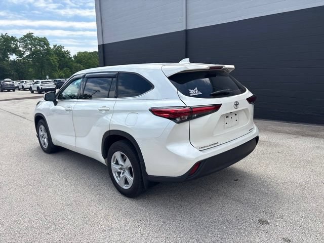 Used 2021 Toyota Highlander LE AWD/4WD image 30