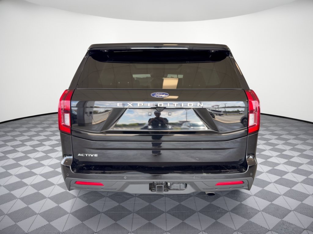 Certified 2025 Ford Expedition Active AWD/4WD image 11