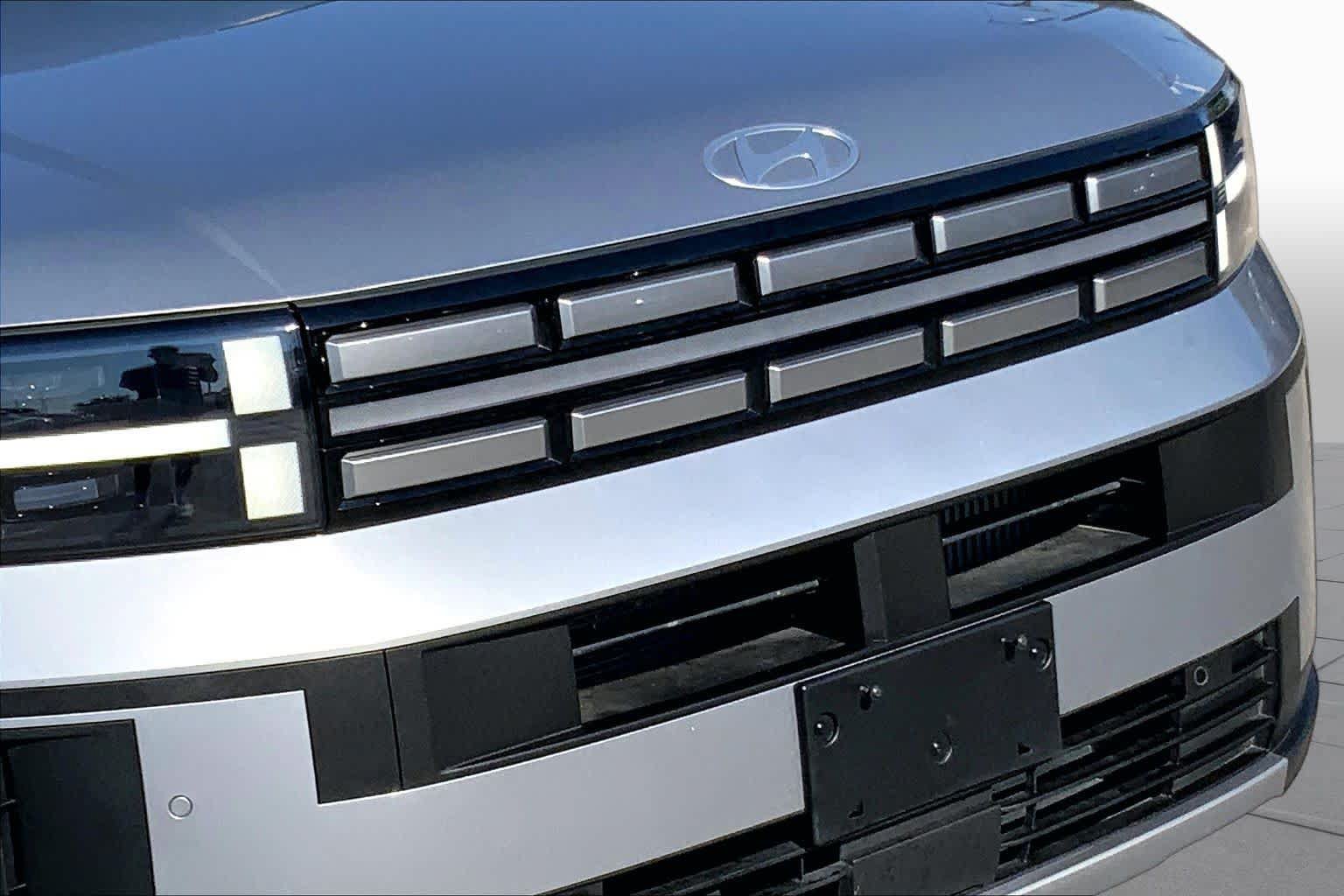 Used 2024 Hyundai Santa Fe SEL FWD image 25