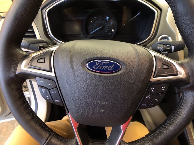 Certified 2018 Ford Fusion SE w/ Fusion SE Technology Package AWD/4WD image 13