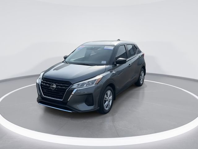 Used 2025 Nissan Kicks Play S FWD image 3