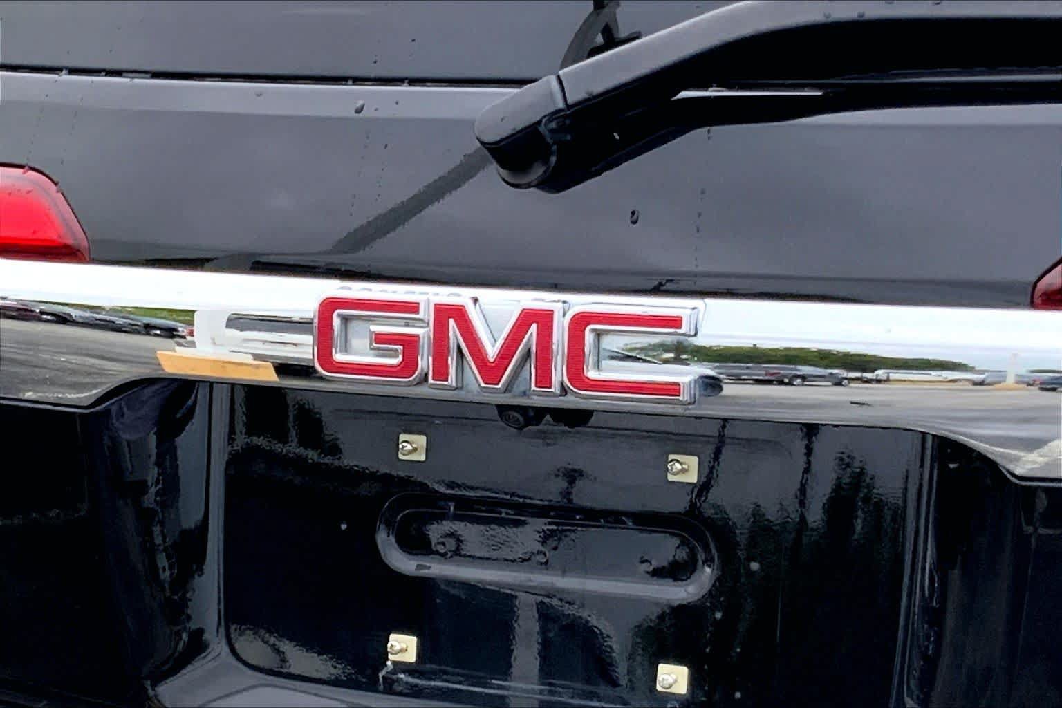 Used 2019 GMC Acadia SLT w/ LPO, Floor Liner Package FWD image 27