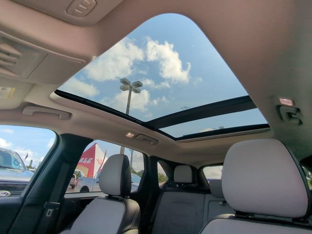 Certified 2024 Ford Escape SE w/ PHEV Premium Package FWD image 20