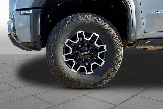 Used 2025 GMC Sierra 2500 AT4X AWD/4WD image 11