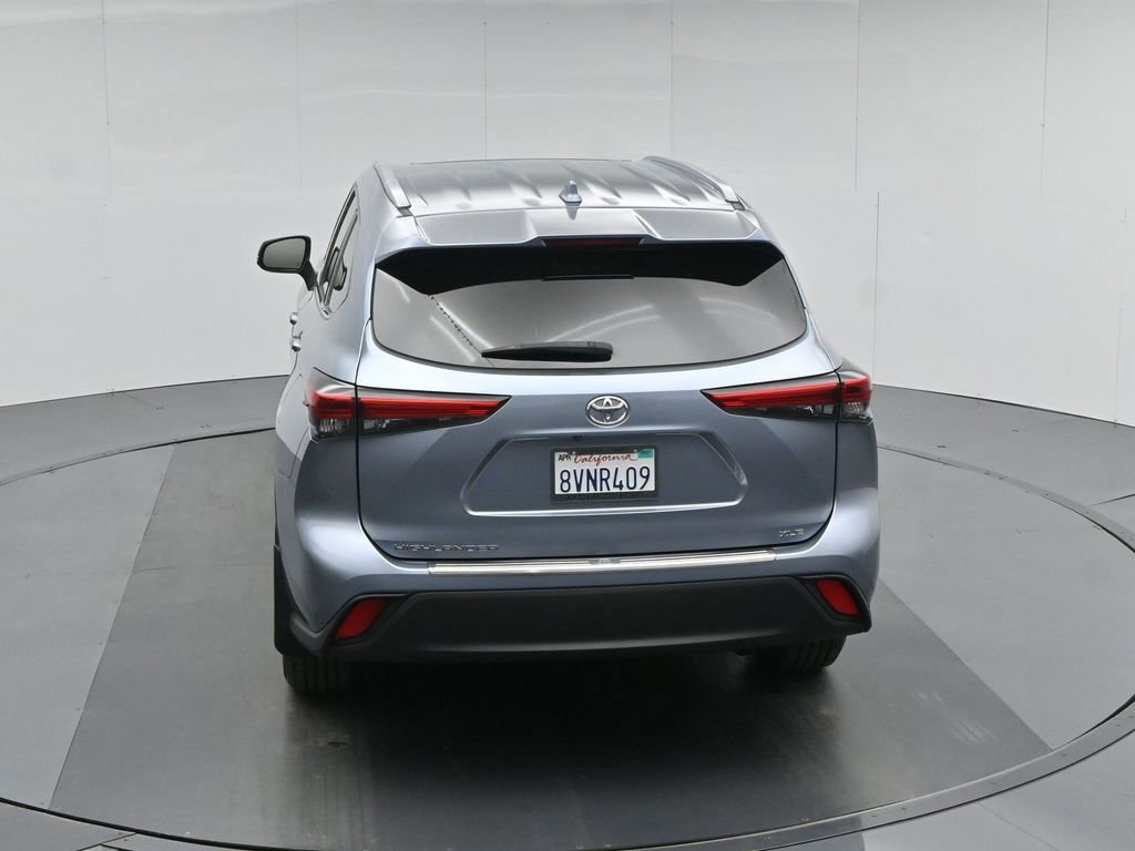 Used 2021 Toyota Highlander XLE image 14