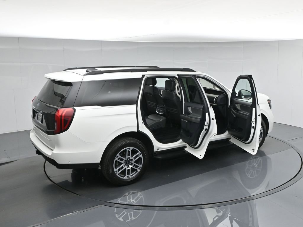 Certified 2025 Ford Expedition Active AWD/4WD image 47