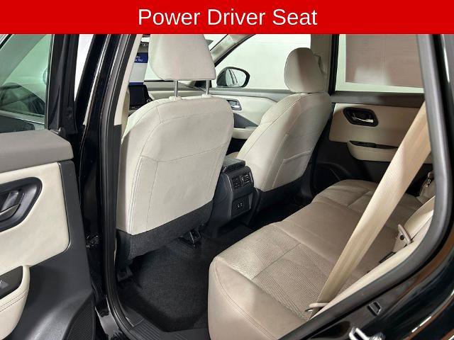 Used 2025 Nissan Rogue SV AWD/4WD image 12