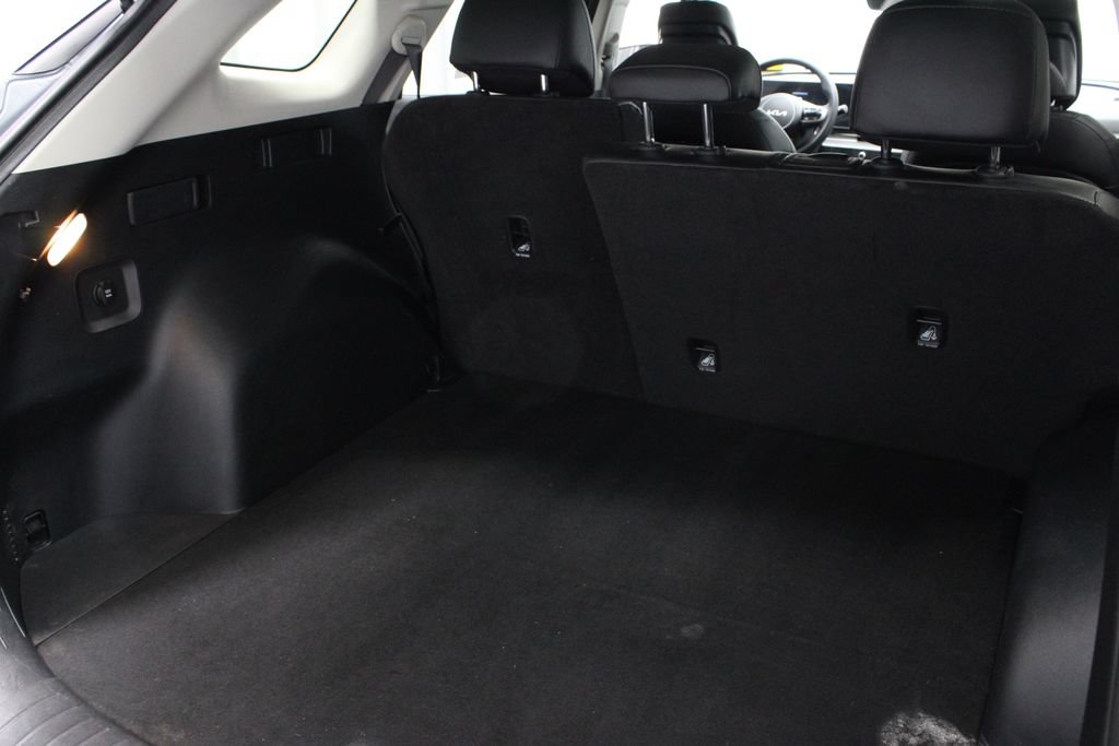 Used 2025 Kia Sportage EX AWD/4WD image 9