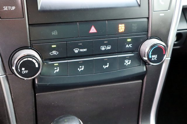 Used 2017 Toyota Camry SE image 27