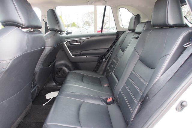 Used 2019 Toyota RAV4 XLE Premium image 18