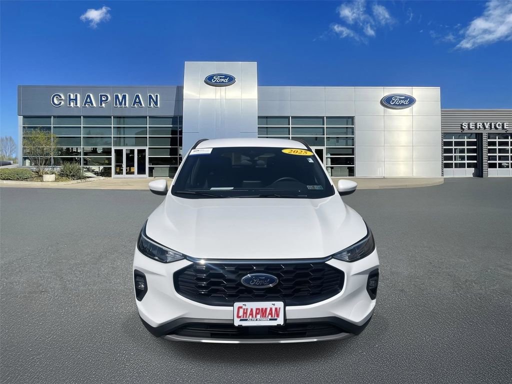 Certified 2025 Ford Escape ST-Line Elite image 2