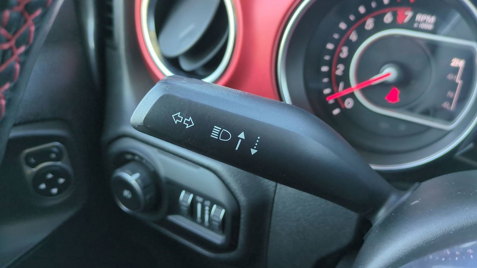 Used 2022 Jeep Wrangler Unlimited Rubicon w/ Dual Top Group image 28